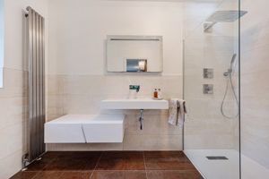 En-suite- click for photo gallery